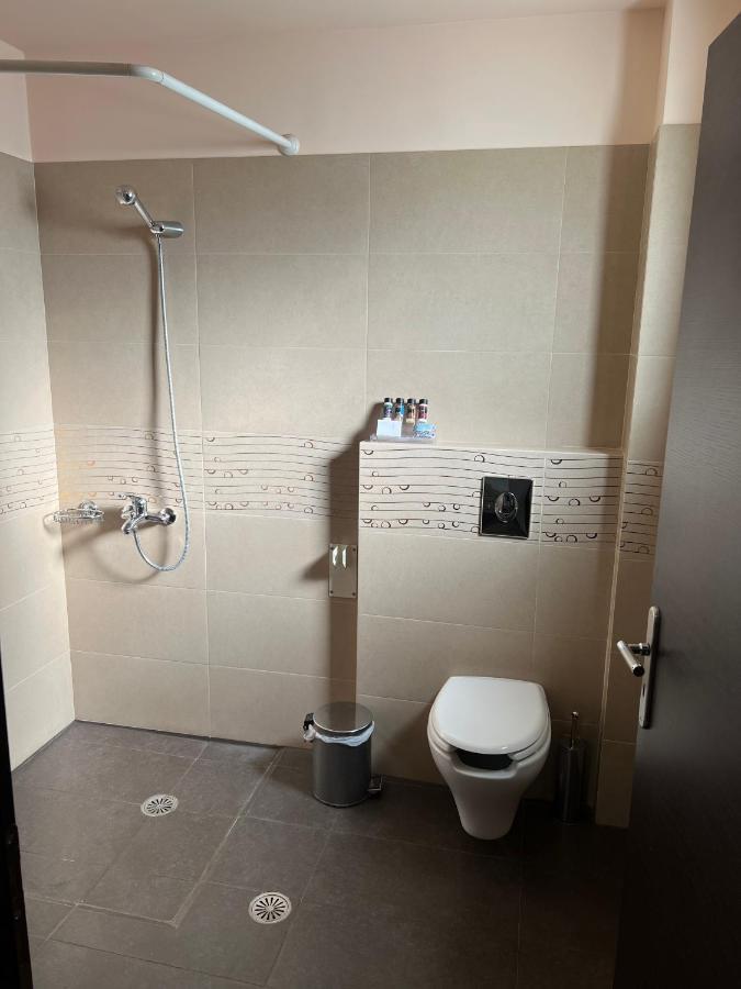 Aenaon Rooms Nafplio Bagian luar foto